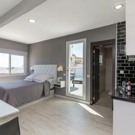 Carihuela Plaza Turisticos *