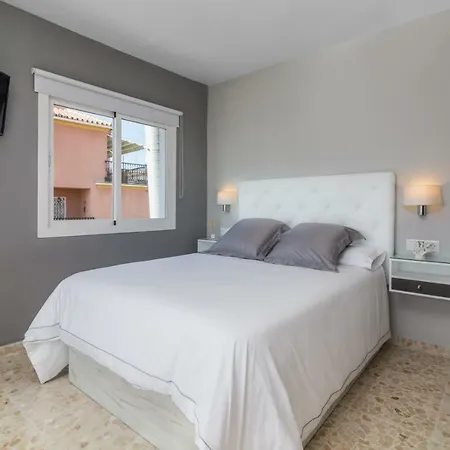 Carihuela Plaza Turisticos Apartament *